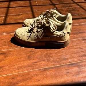 Women’s Nike fontanka not available on Nike website anymore